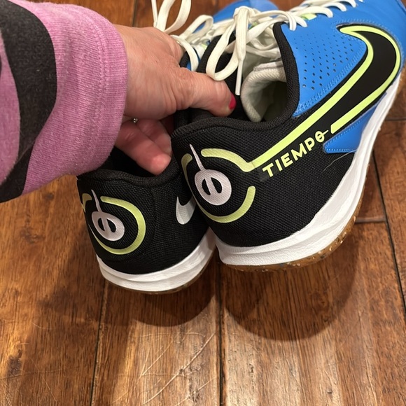 Nike Tiempo React Legend 9 Club IC Indoor Soccer  Mens Size 9 Shoes - Picture 4 of 9